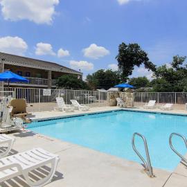 Motel 6 Austin, TX - Central Downtown UT,位于奥斯汀的酒店