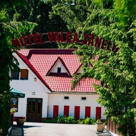 Motel Valea Zanelor，位于科瓦斯纳的酒店
