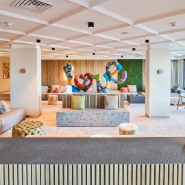 Victoria Hotel & Residence，位于威拉尔-苏-罗伦的酒店