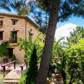 Hotel de Montaña Cueva Ahumada，位于Villaverde de Guadalimar的酒店