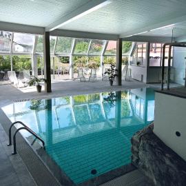 AVALON Hotelpark Königshof，位于埃尔姆山麓克尼格斯卢特尔的酒店