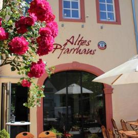 Altes Pfarrhaus，位于Auw的酒店
