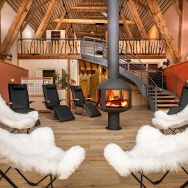 Logis Hôtel Restaurant de la Poste et La Grange Détente, espace bien-être,位于Châteauneuf-de-Randon的酒店
