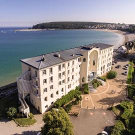 Hôtel Morgat Le Grand Hôtel De La Mer，位于克罗宗的酒店