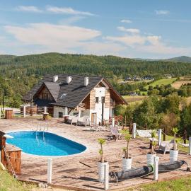 Chata w Bieszczadzie SPA apartamenty i domki z podgrzewanym basenem，位于波拉齐克的酒店