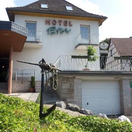 Weigands Hotel Peter，位于Reinhardshagen的酒店