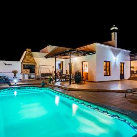 Eslanzarote Acoruma House, Super Wifi, Heated Pool，位于Güime的酒店