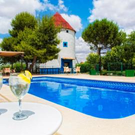 Hotel Bodega La Venta，位于Casas de los Pinos的酒店