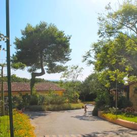 Villaggio La Perla，位于卡梅罗塔码头的酒店