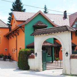l'Auberge des Gourmets Hôtel Restaurant，位于Le Vaudioux的酒店