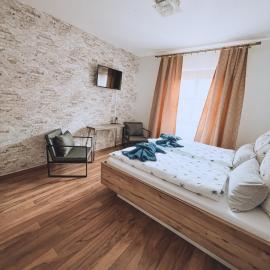 Landhotel "Schwarzach am Main"