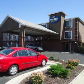 TownHouse Extended Stay Hotel Downtown