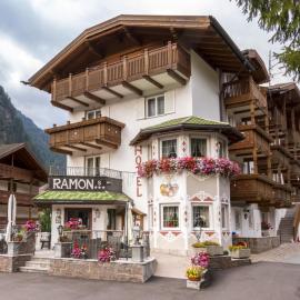 Hotel Ramon