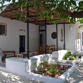 Spitaki - House with Garden by the Beach - Pefki