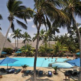 Bahari Beach Hotel，位于蒙巴萨的酒店