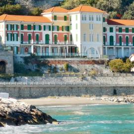 HOTEL DEL GOLFO，位于菲纳莱利古雷的酒店