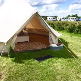 Flamborough Glamping Bell Tents，位于弗兰伯勒的酒店