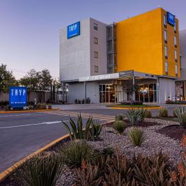 TRYP by Wyndham San Luis Potosi Hotel & Suites,位于圣路易斯波托西的酒店