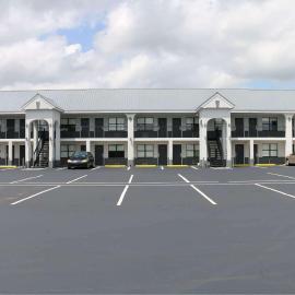 Travelodge by Wyndham Calhoun South I-75，位于卡尔霍恩的酒店