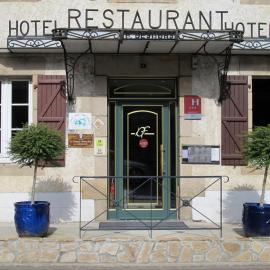 Logis Hôtel Deshors-Foujanet，位于尚布利沃的酒店