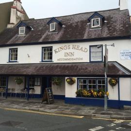 The Kings Head Inn，位于兰达弗里的酒店