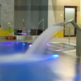 Majewski Hotel & SPA，位于马尔堡的酒店