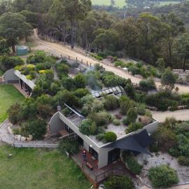 Down to Earth Farm Retreat，位于Sarsfield的酒店