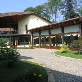 Albergo Giardino，位于Sannazzaro deʼ Burgondi的酒店