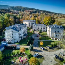 Cottonina Hotel & Mineral SPA Resort，位于希维拉杜夫-兹德鲁伊的酒店