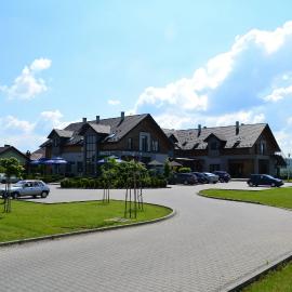 Hotel Oriza，位于Gdów的酒店