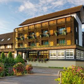 Hotel Hirschen，位于格洛特尔塔尔的酒店