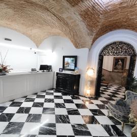 Hotel Iberia Plaza Mayor，位于卡塞雷斯的酒店