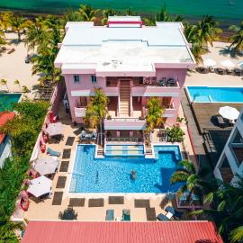 Miramar Suites，位于珀拉什奇亚的酒店