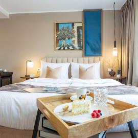 Delphi Hotel & Restaurant,位于新武尔姆斯托夫的酒店