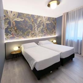 Hotel Astoria，位于加尔达的酒店