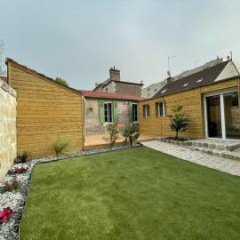 la casa verde 2 chambres 2 salles de bain 2 wc jardin，位于贡比涅的酒店