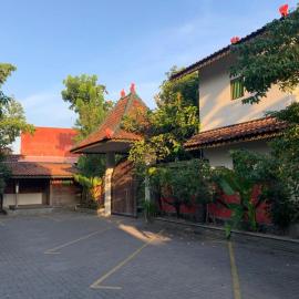Sonosewu Guesthouse Syariah，位于日惹的酒店