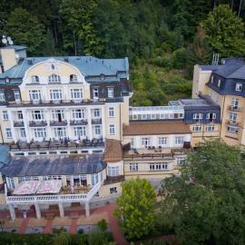 Royal Marianske Lazne，位于玛丽亚温泉的酒店