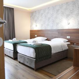 Hotel Garden，位于诺维萨德的酒店