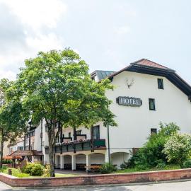 Hotelgasthof Schmucker，位于Mossautal的酒店