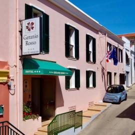 Hotel Geranio Rosso,位于斯廷蒂诺的酒店