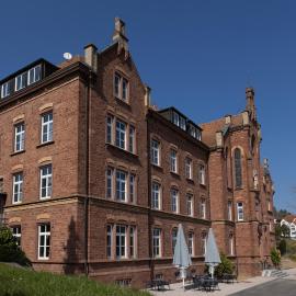 Hotel DAS BISCHOF，位于陶贝尔比绍夫斯海姆的酒店