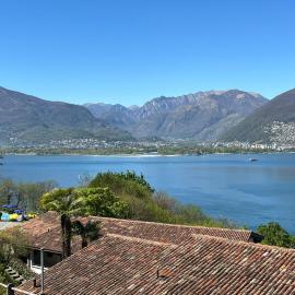 1 Zimmer Apartment mit Seesicht und Pool，位于维拉的酒店