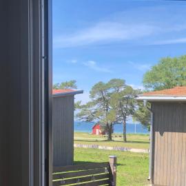 Gotland Tofta, Stuga med superläge! Havsutsikt på Tofta strand mindre än 10 minuter till en av Sveriges högst rankade golfbana!，位于维斯比的酒店