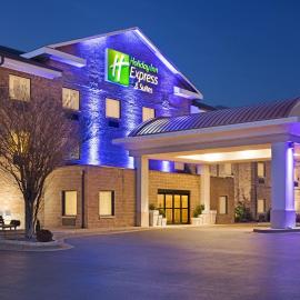 Holiday Inn Express Hotel & Suites Edmond by IHG，位于爱德蒙的酒店