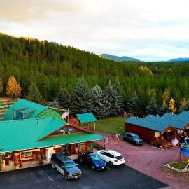 Sky Eco - Cabins & Studios，位于Coram的酒店