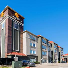 La Quinta Inn & Suites by Wyndham Fort Worth Arlington West，位于阿林顿的酒店