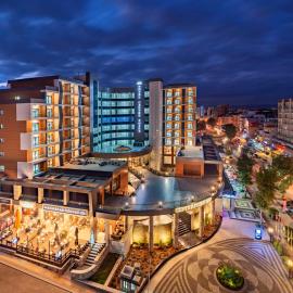 Novel Centre Point Hotel,位于法马古斯塔的酒店