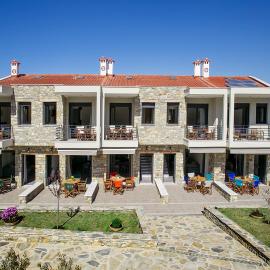 Liotrivi Houses at Old Nikiti