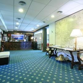 Hotel EO，位于里瓦德奥的酒店